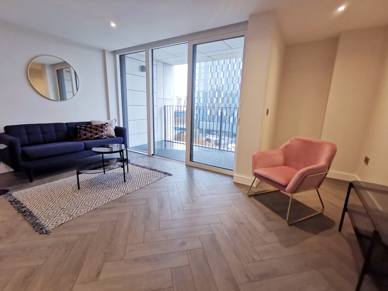 2 Bed Flat, Castle Wharf, M15 photo 4