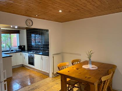 4 Bed Semi-Detached House, Kimberley Walk, M15