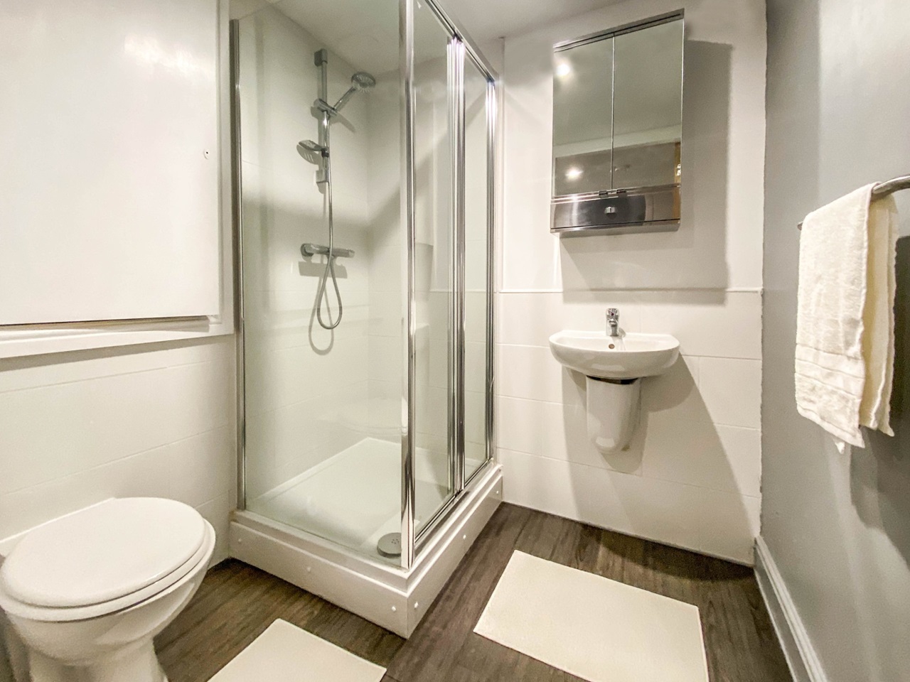 Additional image 7 of 1 Bed Flat, Wolstenholme Square, L1, N1 7GU