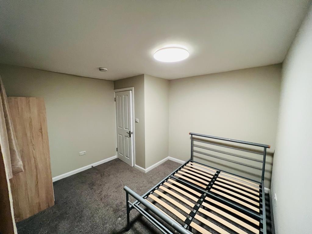 London 2 Bed Flat, Stapleton Hall Road, N4 To Rent Now for £2,000.