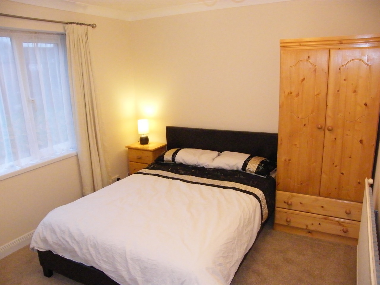 Farnborough Room in a Shared House, Brookhouse Road, GU14 To Rent