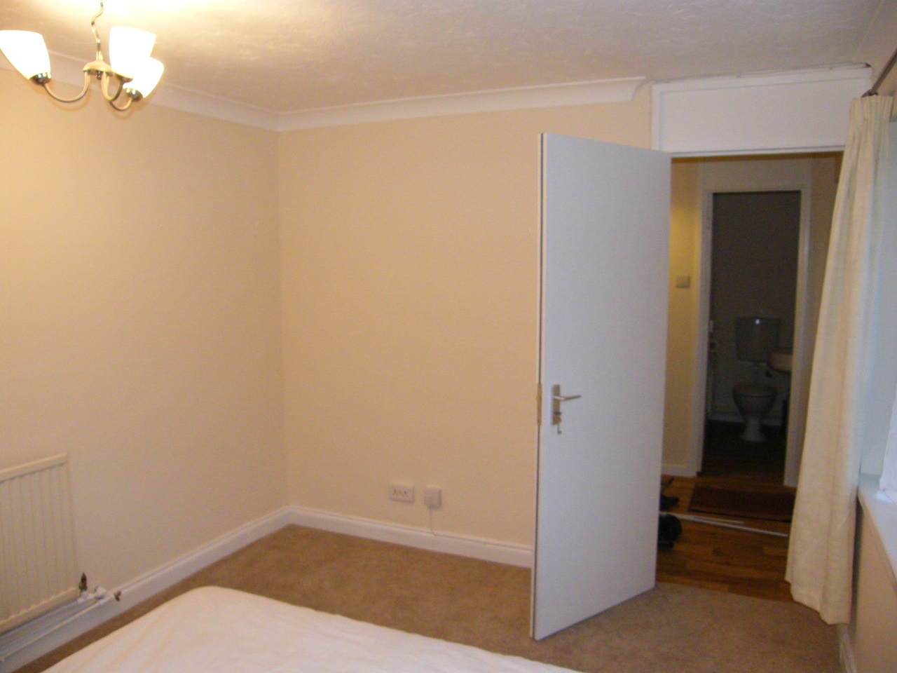 Farnborough Room in a Shared House, Brookhouse Road, GU14 To Rent