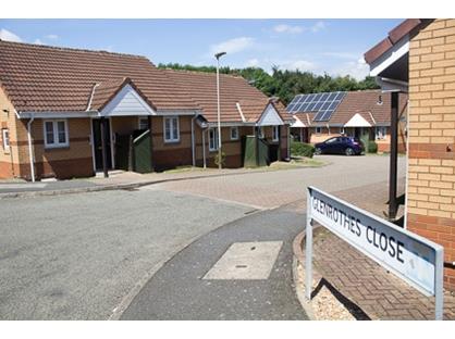 2 Bed Bungalow, Glenrothes Close, LE3