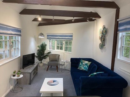 1 Bed Maisonette, The Reeds Road, GU10