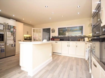 4 Bed End Terrace, Pomfrett Gardens, BS14