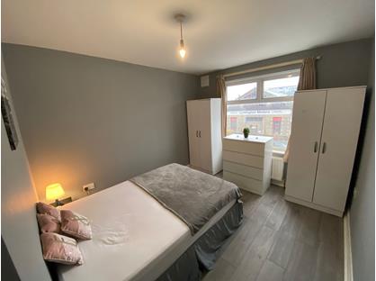 2 Bed Flat, Waterloo Road, NW2