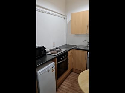 1 Bed Flat, Tong Street, BD4