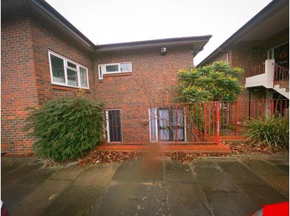 4 Bed Flat, Sutherland Place, LU1