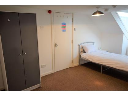 Room in a Shared House, Room 14 8-10 Market Street, S80