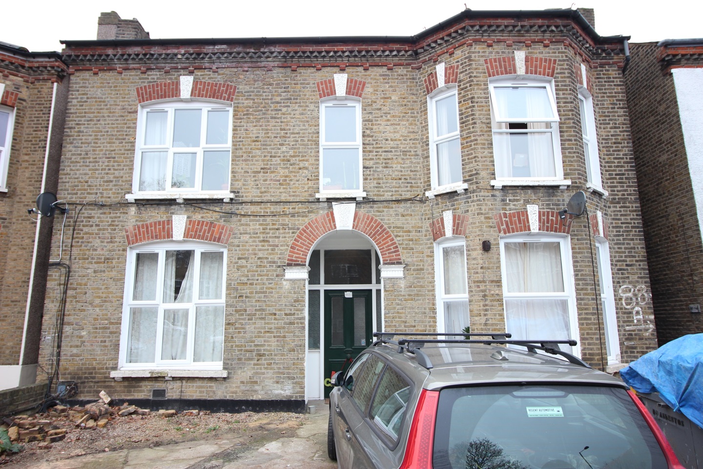 London Bedsit, Burnt Ash Hill, SE12 To Rent Now for £800.00 p/m