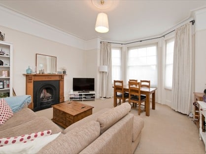 3 Bed Flat, Dealtry Road, SW15