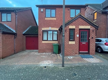 3 Bed Detached House, Mayer Gardens, MK5