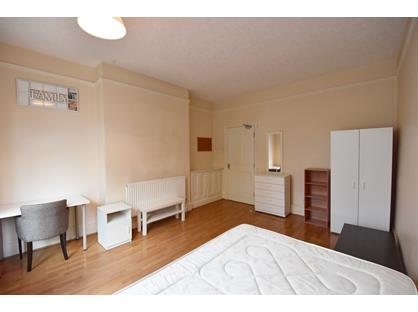 Room in a Shared House, Leslie Road, NG7
