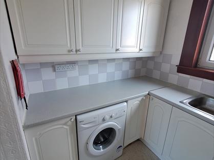 2 Bed Flat, Polton Street, EH19