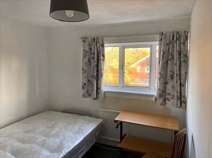Room in a Shared House, Applegarth Avenue, GU2