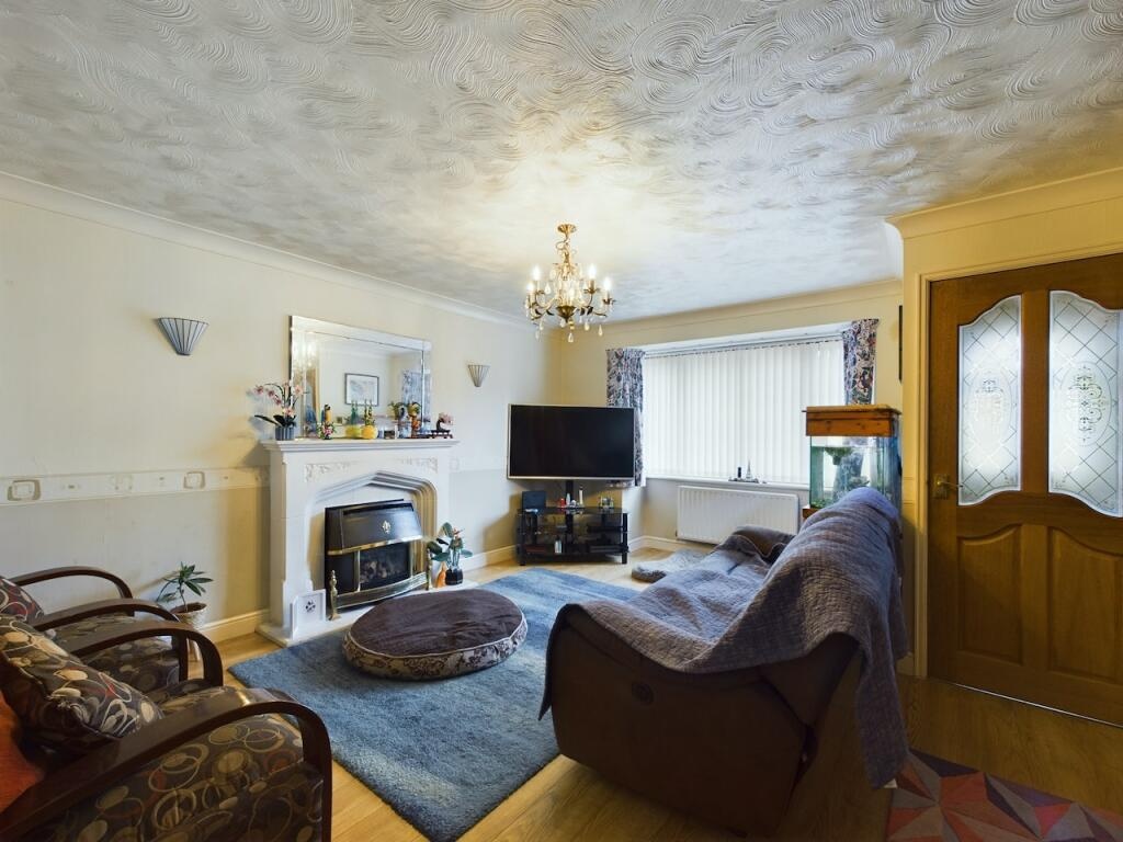 Wakefield 3 Bed Detached House, Parkinson Close, WF1 To Rent Now