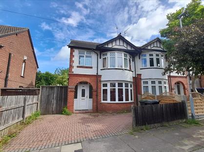 3 Bed Semi-Detached House, Woodbury Hill, LU2