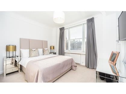 2 Bed Flat, Hill Street, W1J