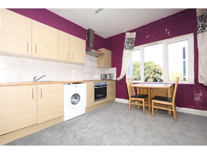 2 Bed Flat, Bury Street, N9
