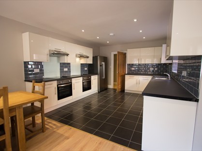 8 Bed Semi-Detached House, Carlton Road, SO15