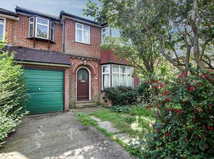 4 Bed Semi-Detached House, Wemborough Road, HA7