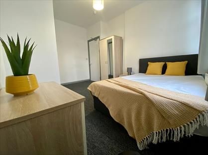Room in a Shared House, Crowthorn Road, OL7
