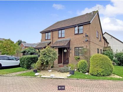 2 Bed Maisonette, Old Town Close, HP9