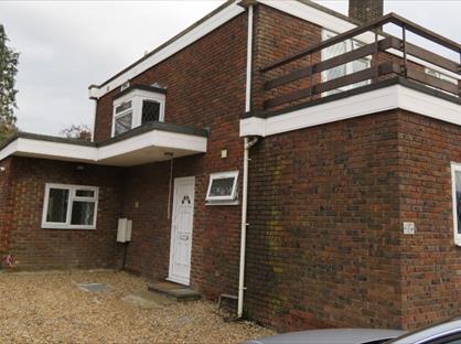 8 Bed Detached House, The Chase, GU2