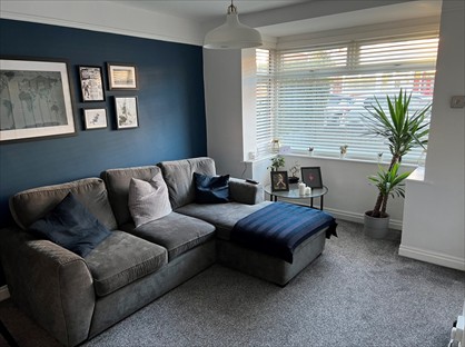 2 Bed Terraced House, Noreen Avenue, M25