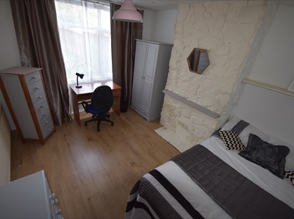 5 Bed Semi-Detached House, Burgess Road, SO16