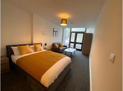 Studio Flat, Redforde House, DN22