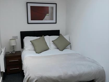 Studio Flat, The Midway, ST5