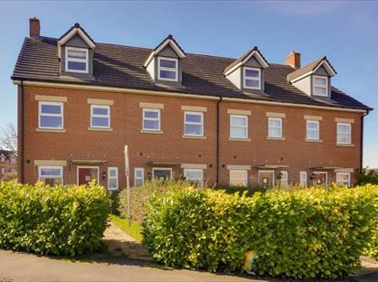 3 Bed Semi-Detached House, Soprano Way, BA14