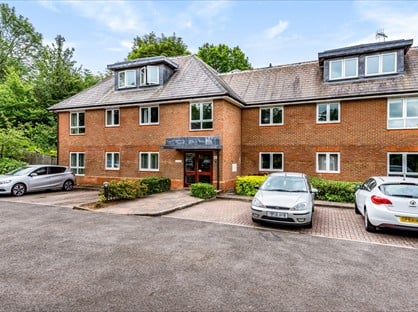 1 Bed Flat, Primrose Court, GU4