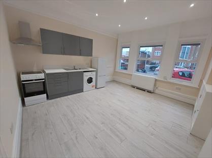 1 Bed Flat, Green Lanes, N13