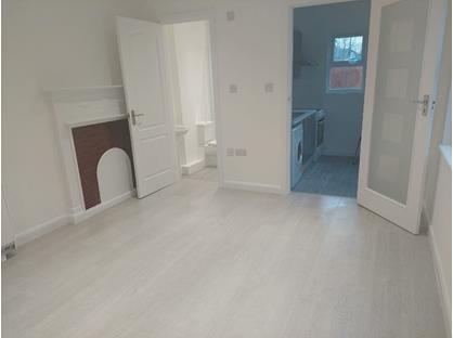 Studio Flat, Green Lanes, N13