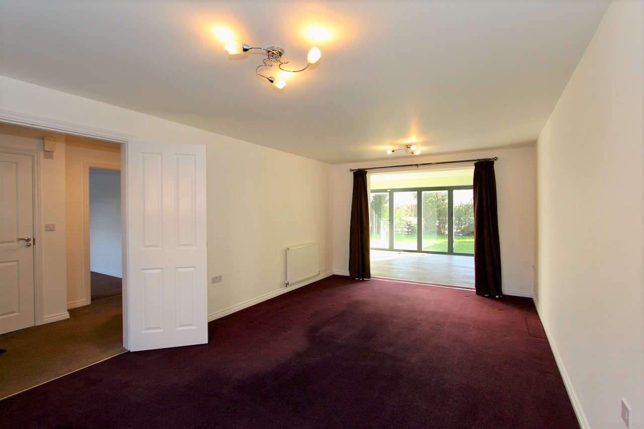 Shinfield, Reading 5 Bed Detached House, Oatlands Chase, RG2 To