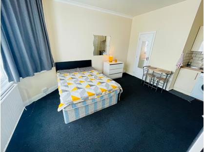 Studio Flat, Berkhamsted Avenue, HA9