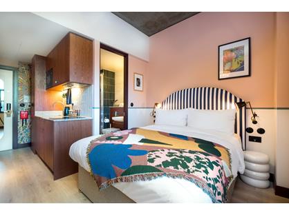 Studio Flat, Windmill Road, W4