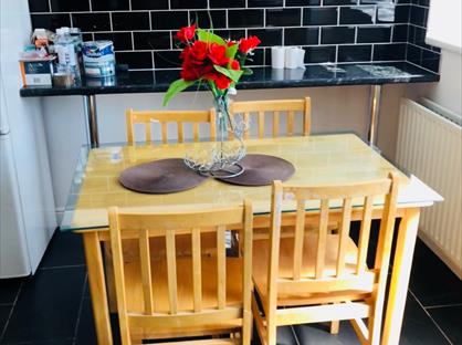 4 Bed Terraced House, House, UB2