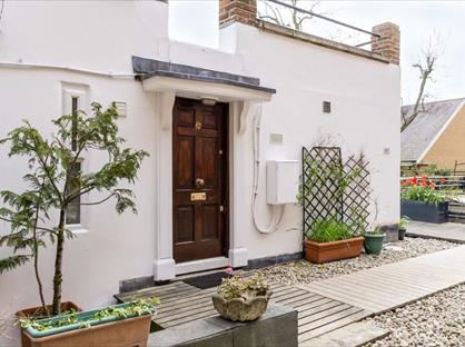 1 Bed Flat, Millbrooke Court, SW15