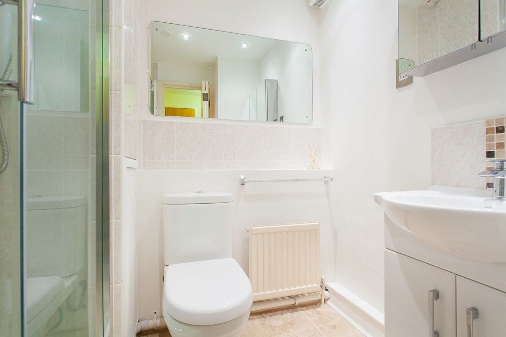 London 1 Bed Flat, Beechwood Grove, W3 To Rent Now for £1,200.00 p/m