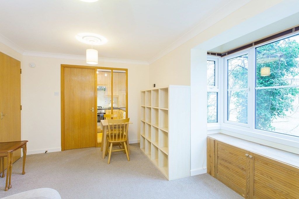 London 1 Bed Flat, Beechwood Grove, W3 To Rent Now for £1,200.00 p/m