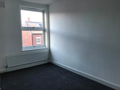 2 Bed Terraced House, Garnet Terrace, LS11