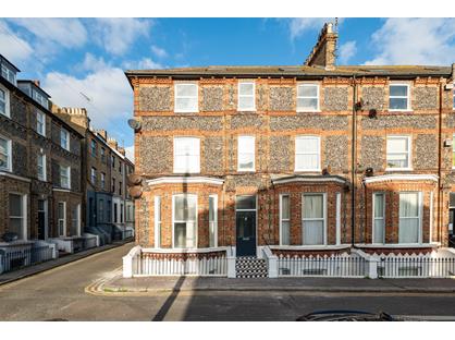 1 Bed Flat, Sandringham Court, CT10