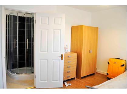 Room in a Shared House, East Ferry Road, E14