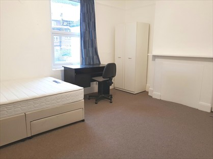 Room in a Shared House, Berkeley Road, N8
