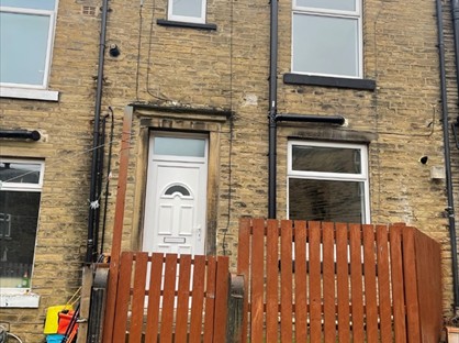 2 Bed Terraced House, Rogerson Square, HD6