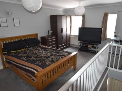 4 Bed Terraced House, Harn Road, PE7