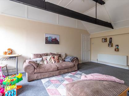 3 Bed Flat, Gordon Street, NN16